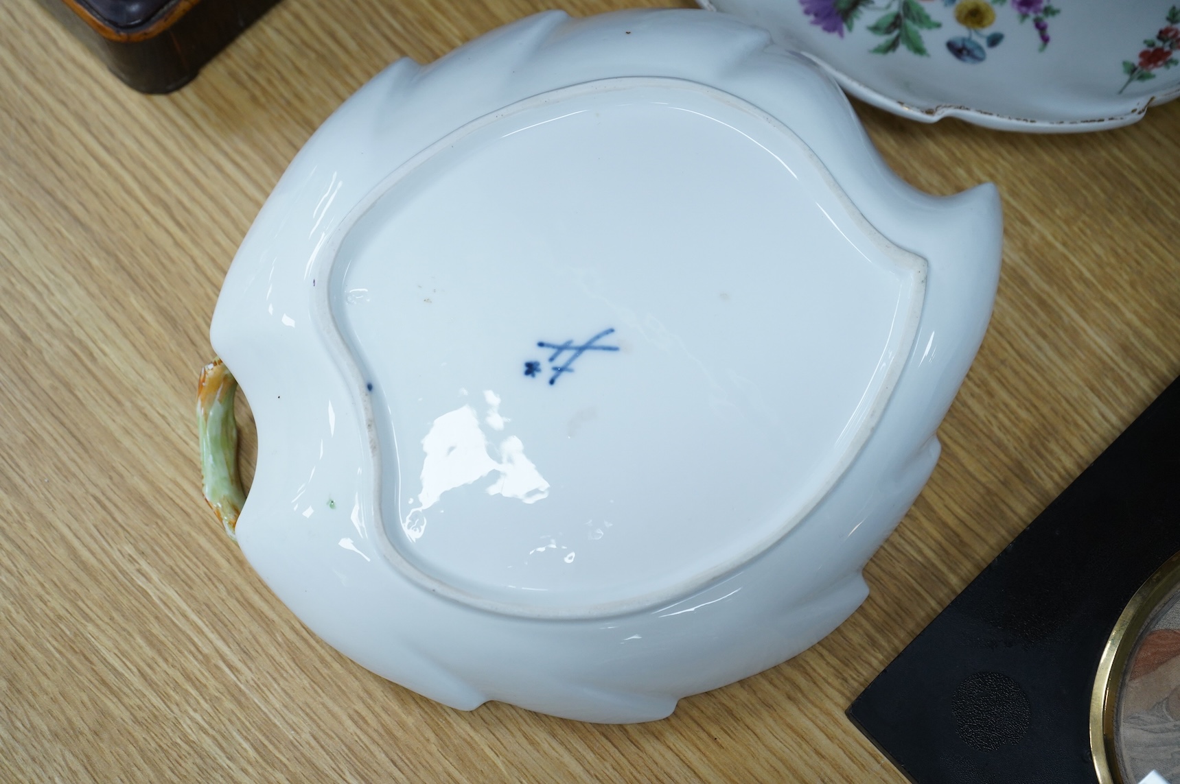 A pair of late 18th / early 19th century Meissen ‘leaf’ dishes, 25cm